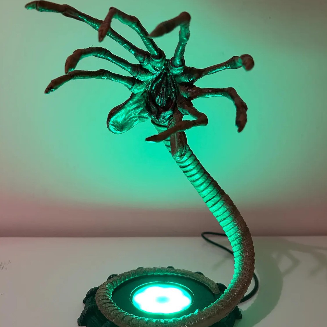 Luminária Alien Facehugger, De - Neon Sign Party avaliação e preço
