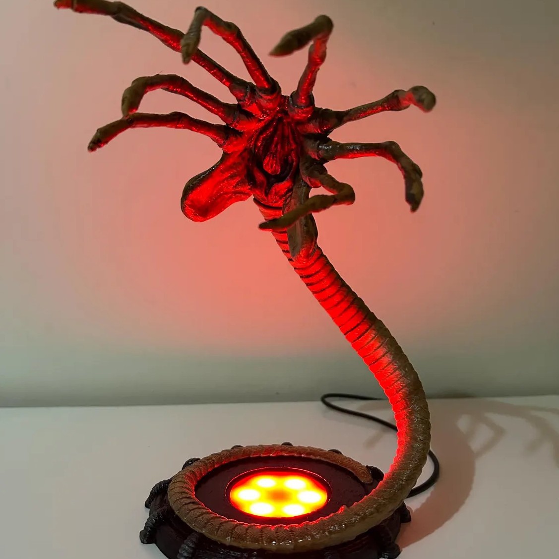 Luminária Alien Facehugger, De - Neon Sign Party avaliação e preço